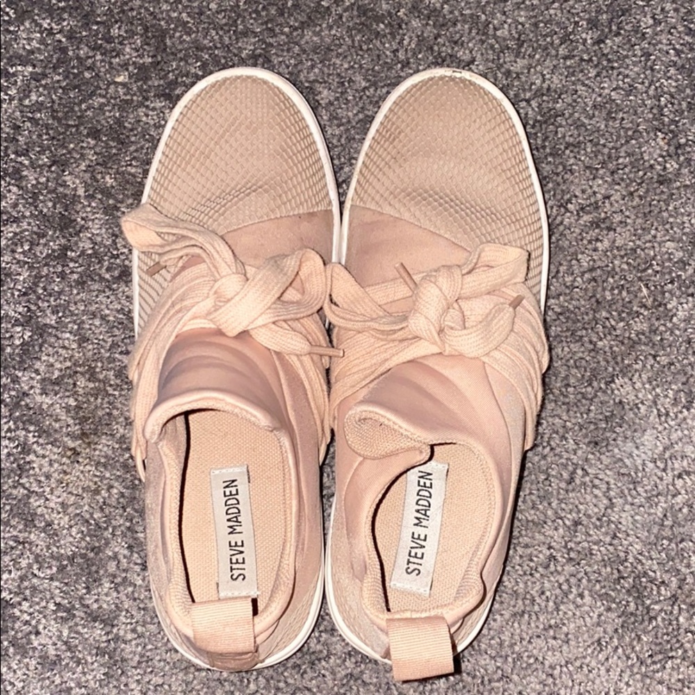 Steve Madden lancer
